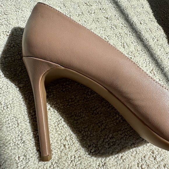Jessica Simpson Nude Heel - Picture 5 of 6